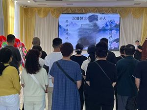95154 青岛站：协助家属送别 M 老先生，细节满含敬意